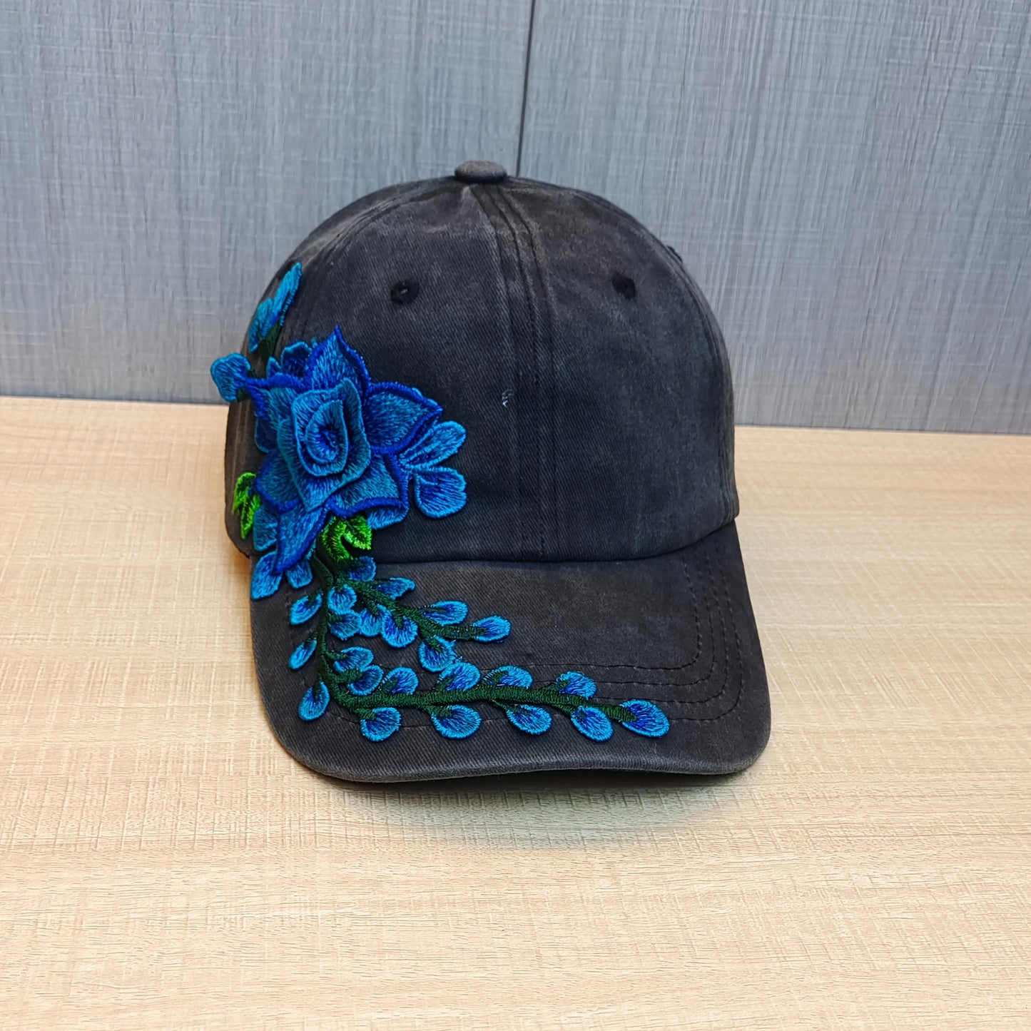 1 Vintage Embroidered Exaggerated Floral Baseball Cap, Ethnic Style Duckbill Cap, Fashionable and Versatile Sports Hat