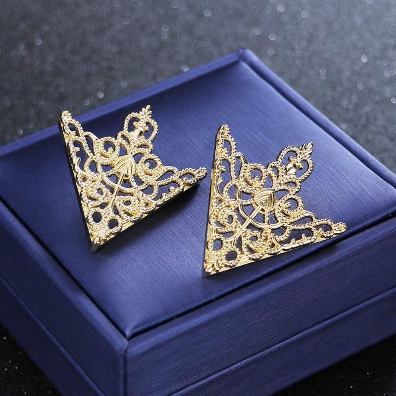 2pcs Retro Hollow Pattern Triangle Clips, Exquisite Fashion Accessories for Men's and Women's Suits & Shirts