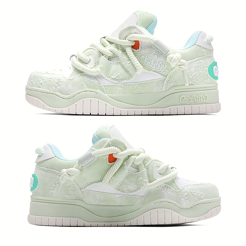 Baskets unisexes à semelle épaisse et plate, élégantes et polyvalentes, parfaites pour les sports de plein air et le fitness. Conçues spécifiquement pour le skateboard, ces chaussures tendance conviennent aussi bien à la rue qu'aux activités extérieures.