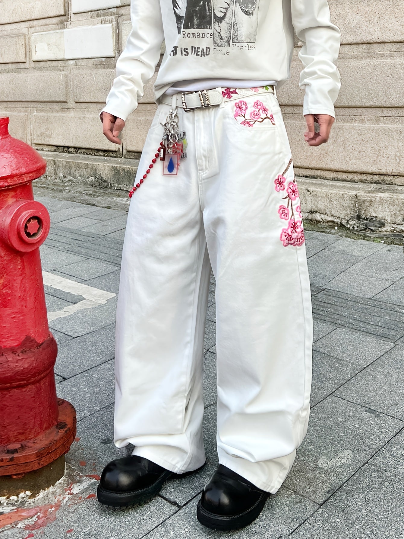 1 Pair of Men's White Loose-fit Denim Jeans, Featuring Artistic Plum Blossom Embroidery and a Workwear-inspired Relaxed Straight-leg Vintage Casual Trouser. Y2K Hip-hop American-style Fashion Denim Pants, Versatile Wide-leg A
