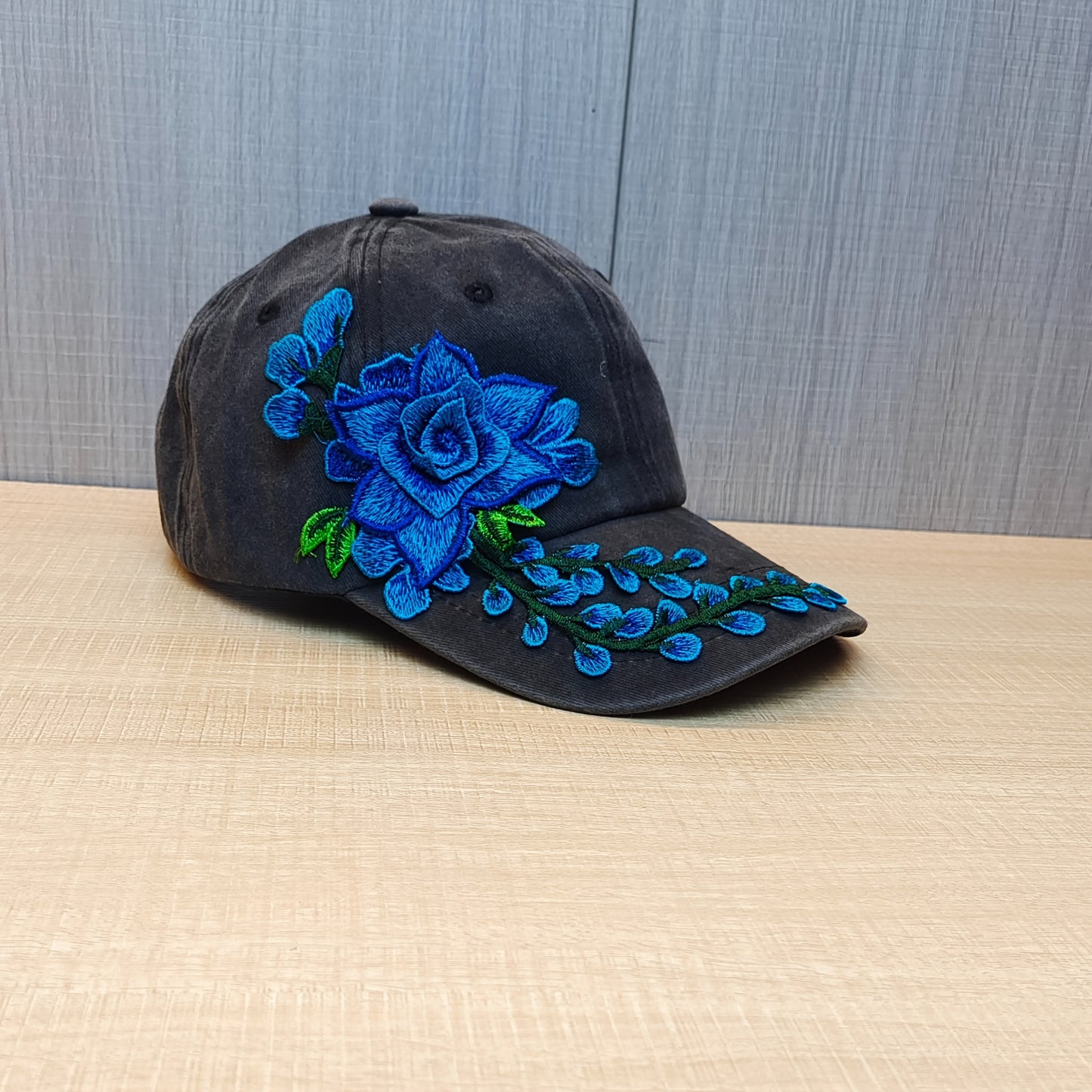 1 Vintage Embroidered Exaggerated Floral Baseball Cap, Ethnic Style Duckbill Cap, Fashionable and Versatile Sports Hat